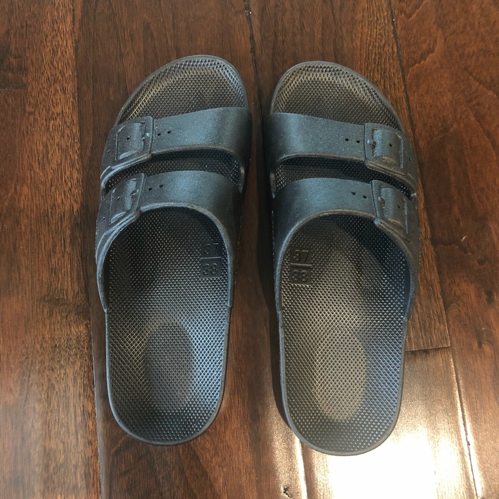 Freedom Moses black slides